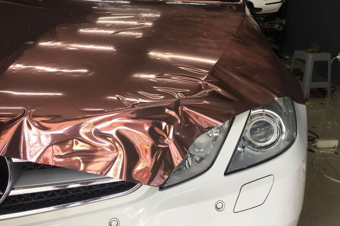 modifikasi mobil, ganti warna body mobil dengan stiker chrome